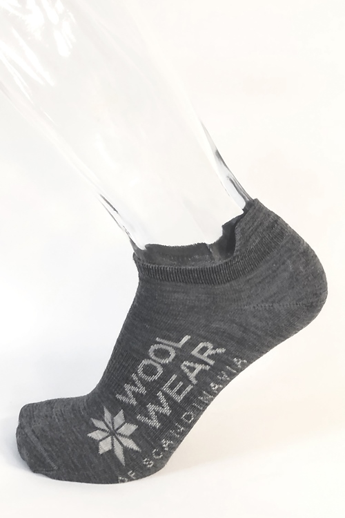 Merino sneakersstrumpor av 64% merinoull från WOOLWEAR of Scandinavia